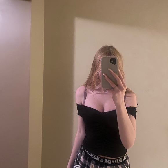 Dynamite Tops - dynamite off the shoulder top, 2 for 20💗